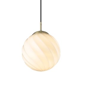 Twist Ø25 Laiton antique suspension De Halo Design - Attirez l'attention avec la suspension Twist – un classique moderne avec un élégant abat-jour en verre torsadé qui diffuse une lumière douce et invitante.