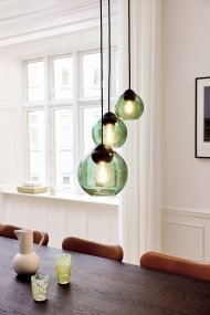 Bubbles Ø14 Vert De Halo Design - Le verre vert ajoute de l'élégance et, une fois allumé, assure une agréable répartition de la lumière dans la pièce.