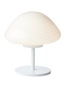 Mini Mush 17cm Blanc lampe de table De Halo Design - L'abat-jour unique en forme de vague offre une répartition de la lumière douce et agréable et est parfait pour créer une atmosphère chaleureuse dans n'importe quelle pièce.