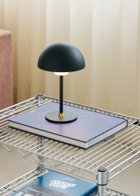 Moon Light 27cm Vert portable De Halo Design - Gr&acirc;ce au panneau tactile int&eacute;gr&eacute; sur le dessus, vous pouvez facilement l'allumer et l'&eacute;teindre et r&eacute;gler la luminosit&eacute; sur trois niveaux.