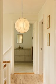 Balloon Ø40 Blanc crémeux suspension De Halo Design - Balloon s'intègre parfaitement au-dessus d'une table à manger, dans un salon ou une chambre.