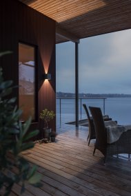 Cremona Gris foncé De Konstsmide - Grâce à des matériaux durables et de haute qualité, cette lampe est à la fois belle et résistante aux intempéries – un investissement idéal dans un style et une fonctionnalité durables.