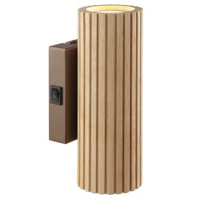 Lakewood 20cm Brun applique murale De Brilliant - Sa forme allongée diffuse la lumière vers le haut et vers le bas le long du mur, créant ainsi un éclairage décoratif dans la pièce.