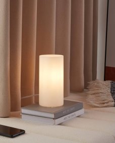 Geo 20cm Blanc lampe de table De Eglo - Le verre dépoli contribue à la diffusion de la lumière.