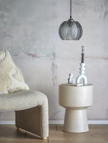 Adar Ø22 Gris De Bloomingville - Suspendez Adar au-dessus de la table &agrave; manger et faites-en un point focal naturel dans la pi&egrave;ce&nbsp;: un luminaire alliant design intemporel et &eacute;l&eacute;gance moderne.