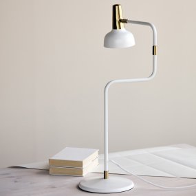 Ray 56cm Blanc chaud lampe de table De CO Bankeryd - La lampe de table Ray est conçue pour être placée à côté du canapé ou d'un fauteuil préféré, à côté du lit ou dans le bureau à domicile.