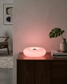 Basile 10cm Violet De Eglo - Basile est une lampe décorative en verre violet ornée de détails argentés et aux formes douces et arrondies.