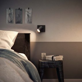 Runner Noir De Philips - Le bo&icirc;tier en aluminium noir compl&egrave;te parfaitement la source lumineuse.