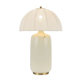 Crosby 70cm Blanc crémeux De Elstead Lighting - Inspir&eacute;e des parasols classiques, son design est sublim&eacute; par un abat-jour en forme de d&ocirc;me, confectionn&eacute; dans un tissu fin et l&eacute;ger.