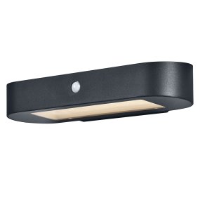 Oval Sensor 4000K Noir lampe solaire De Ledvance - Le capteur de mouvement PIR int&eacute;gr&eacute; et le capteur de lumi&egrave;re du jour allument automatiquement la lampe lorsqu'un mouvement est d&eacute;tect&eacute; dans l'obscurit&eacute;, garantissant ainsi s&eacute;curit&eacute; et efficacit&eacute; &eacute;nerg&eacute;tique.