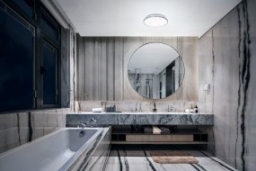 LED Bath Ø30 Chrome lampe de salle de bain De Ledvance - F&auml;rgtemperaturen g&aring;r att justera mellan 3000K varmvitt ljus och 4000K kallvitt ljus genom att trycka snabbt tv&aring; g&aring;nger p&aring; din v&auml;ggstr&ouml;mbrytare.