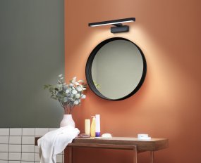 Orbis 40cm Noir lampe de salle de bain De Ledvance - Lampan g&aring;r att f&auml;sta genom att skruva fast p&aring; v&auml;ggen eller kl&auml;mma fast p&aring; badrumsspegeln.