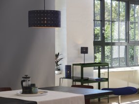 Felt Weaving Ø48 Gris foncé suspension De Ledvance - Dekorativ pendel med sk&auml;rm gjord av fl&auml;tad filt vilket ger en fin och varm ljusspridning i rummet.