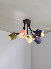 Felt Weaving Cans 63cm Multicolore plafonnier De Ledvance - Varje arm har en sk&auml;rm av fl&auml;tad filt vilket ger en fin och varm ljusspridning i rummet.