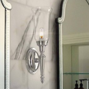 Dryden 40cm Nickel poli lampe de salle de bain De Elstead Lighting - La lampe est disponible en plusieurs finitions, telles que le chrome poli, le nickel poli et le laiton poli, offrant une flexibilité en termes de style et de décoration.