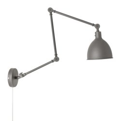 Bazar 122cm Gris applique murale De By Rydéns - Avec ses articulations flexibles et sa tête de lampe réglable, Bazar est parfaite comme lampe de lecture dans la chambre et comme source de lumière au-dessus du comptoir de la cuisine.