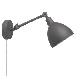 Bazar mini 50cm Gris applique murale De By Rydéns - L'applique murale Bazar Mini est un ajout à la famille Bazar ; un modèle plus petit et plus facile à placer qui peut être utilisé à la fois comme lampe de lecture dans la chambre et comme lumière d'appoint au-dessus des livres de cuisine dans la cuisine !