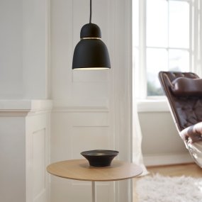 Bird Ø17 Noir/laiton De Belid - Optez pour une couleur unique ou ajoutez une touche de couleur avec un anneau d'une teinte différente.