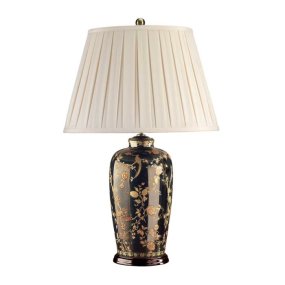 Black Birds 74cm Noir lampe de table De Elstead Lighting - Utrustad med en tr&auml;bas, veckad lampsk&auml;rm i kr&auml;mf&auml;rgad textil och en dekorativ avslutning i antikm&auml;ssing.