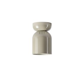Lennon Ø13 Beige plafonnier De CO Bankeryd - Avec un diam&egrave;tre de seulement 13 cm, Lennon est particuli&egrave;rement adapt&eacute; aux petites pi&egrave;ces ou &agrave; tout endroit o&ugrave; l'on souhaite un &eacute;clairage discret au plafond, comme dans un couloir, une chambre ou une cuisine.
