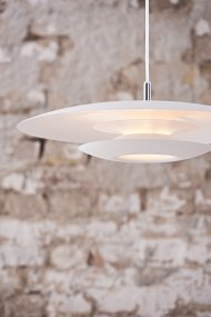 Eclipse Ø43 Blanc mat suspension De Belid - Le plafonnier Eclipse de Belid est un luminaire &eacute;l&eacute;gant et intemporel qui allie fonctionnalit&eacute; et design de mani&egrave;re unique.