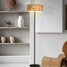 Isla Noir lampadaire De Searchlight - Placez-le dans un salon, une chambre ou un bureau et apportez caractère et charme intemporel à votre pièce.