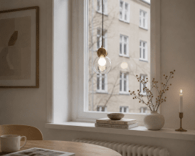 Barba Ø15 Transparent/cuivre lampe de fenêtre De Lampan - Id&eacute;ale pour &eacute;clairer une fen&ecirc;tre ou cr&eacute;er une ambiance chaleureuse dans votre int&eacute;rieur.