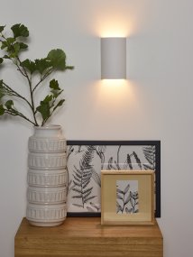 Gipsy 18cm Blanc De Lucide - Id&eacute;ale pour cr&eacute;er une ambiance chaleureuse dans une entr&eacute;e, elle s'int&egrave;gre aussi parfaitement dans une chambre, un salon ou un bureau.