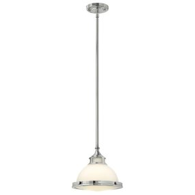 Amelia Ø30 Chrome suspension De Elstead Lighting - Amelia har en klassisk pendeldesign som f&ouml;rnyar vintage-detaljer med ett gjutet glasf&auml;ste, en gjuten metallram samt framtr&auml;dande g&aring;ngj&auml;rn och sp&auml;nnen.