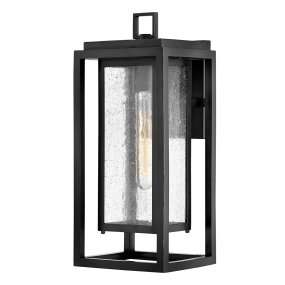 Republic 40cm Noir De Elstead Lighting - Fabriqu&eacute;e en mat&eacute;riau composite noir r&eacute;sistant aux intemp&eacute;ries, elle est prot&eacute;g&eacute;e contre la d&eacute;coloration, la rouille et la corrosion.