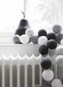 Irislights Graphic grey 20-lights Gris De Irislights - Elle peut &ecirc;tre plac&eacute;e de diff&eacute;rentes mani&egrave;res pour cr&eacute;er diff&eacute;rents styles&nbsp;: par exemple, devant une fen&ecirc;tre ou comme d&eacute;coration de table &agrave; la place de bougies.