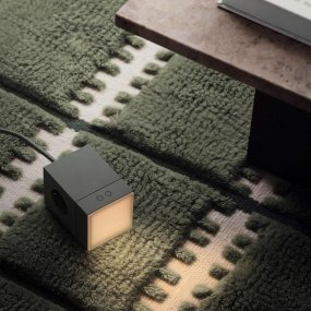 LAMP 1 - EU Vert De Avolt - Cette petite lampe pratique se branche directement sur une prise murale standard de 230 V et est id&eacute;ale comme veilleuse ou lampe d'ambiance dans les couloirs, les chambres ou toute pi&egrave;ce o&ugrave; vous souhaitez un &eacute;clairage doux.