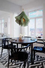 Juliette Ø75 Vert suspension De By Rydéns - Gr&acirc;ce &agrave; sa forme unique et &agrave; ses d&eacute;tails &eacute;l&eacute;gants, Juliette est un excellent choix pour tous ceux qui recherchent un plafonnier &agrave; la fois &eacute;l&eacute;gant et cr&eacute;ant l'ambiance id&eacute;ale.