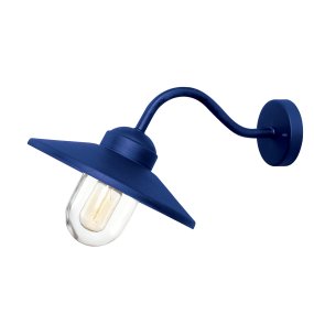 Klampenborg Ø28 bleu marine lampe d’extérieur De Elstead Lighting - Tillverkad av rostfritt st&aring;l i marinbl&aring; finish och glas, erbjuder den en robust konstruktion som st&aring;r emot v&auml;der och vind.
