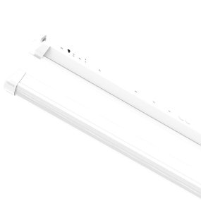 Liny Basic 3000K 130cm Blanc De Designlight - Le Liny Basic est un luminaire industriel robuste et &eacute;co&eacute;nerg&eacute;tique &agrave; LED, con&ccedil;u pour l'&eacute;clairage g&eacute;n&eacute;ral des environnements industriels et commerciaux avec une lumi&egrave;re blanche chaude.
