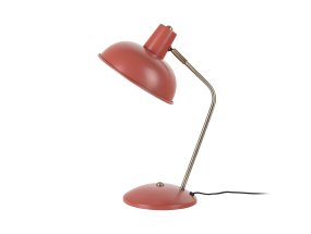 Hood 38cm ROUGE lampe de bureau De Leitmotiv - Parfaite sur un bureau ou une table de chevet, elle sert &agrave; la fois de source de lumi&egrave;re pratique et d'&eacute;l&eacute;ment d&eacute;coratif raffin&eacute;.