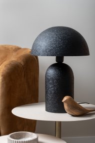 Boaz 43cm Noir De Leitmotiv - Elle est fournie avec un câble noir de 2 mètres, un interrupteur et une prise.