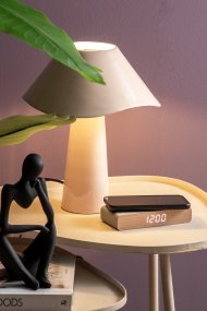 Ameno 33cm rose clair lampe de table De Leitmotiv - Ameno est une lampe de table élégante en métal, dotée d'une finition rose clair brillante qui crée une ambiance douce et harmonieuse.