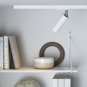 Pipeline spotlight Blanc mat De Herstal - Avec une hauteur de 17,2 cm et un écran fin de 4 cm de diamètre, le design compact s'intègre parfaitement dans n'importe quelle pièce et offre un look épuré et moderne.