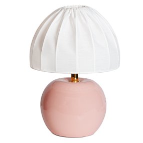 Peach 27cm Rose lampe de table De Cottex - Peach est id&eacute;ale sur une table d'appoint, une table de chevet ou pr&egrave;s d'une fen&ecirc;tre.