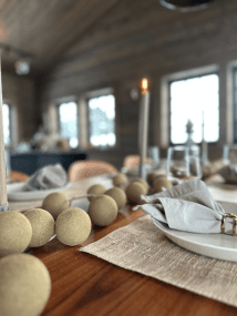 Irislights Sand Beige 35-lights Sable De Irislights - Les sph&egrave;res, fabriqu&eacute;es artisanalement &agrave; partir de fil fin teint &agrave; la main et de colle &eacute;cologique, sont uniques.