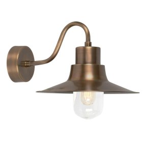 Sheldon Laiton antique lampe d’extérieur De Elstead Lighting - Sheldon est à la fois robuste et élégant et est parfait pour créer une atmosphère classique et intemporelle.