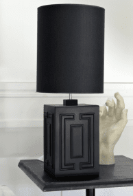 Stucco 48cm Noir mat pied de lampe De Hallbergs - Stucco est une base de lampe moderne avec un design &eacute;l&eacute;gant.