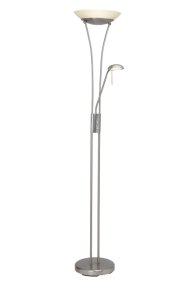 Finn Argent lampadaire De Brilliant - La lumière est dirigée vers le plafond et diffuse une lumière douce et indirecte dans toute la pièce, tandis que le bras flexible offre un éclairage ciblé pour lire ou travailler.