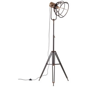 Reece lampadaire De Brilliant - Grâce à ses formes douces et à son style raffiné, il s'intègre harmonieusement dans toutes les pièces, que ce soit au-dessus de la table à manger, dans le salon, la chambre ou le couloir.