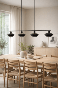 Stealth 120cm Noir suspension De Nordic Lighting - Le luminaire est fourni avec deux jeux de finitions &ndash; boutons et anneaux en laiton et en noir &ndash; vous permettant de choisir facilement le style qui convient le mieux &agrave; votre d&eacute;coration.