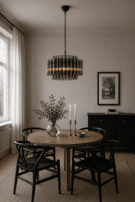 Lancaster Ø54 couleur fumée suspension De Lampan - Son design tridimensionnel apporte profondeur et dynamisme &agrave; la pi&egrave;ce, faisant de Lancaster un point focal naturel au-dessus d'une table &agrave; manger, dans un salon ou un couloir spacieux.