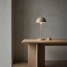 Vienda 48cm Beige lampe de table De Herstal - La lampe de table Vienda avec son design classique et &eacute;l&eacute;gant permet une utilisation &agrave; long terme dans le salon.