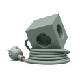 Square 1 with 30W Dual USBC & Magnetic base, 1.8m Vert De Avolt - Multiprise au design élégant d'Avolt avec un long câble en PVC, un cube en plastique recyclé et une plaque magnétique sur le fond pour l'accrocher au mur.