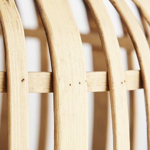 Woodrow Ø40 Nature plafonnier De Brilliant - La lampe diffuse une lumi&egrave;re chaude et agr&eacute;able et cr&eacute;e une atmosph&egrave;re agr&eacute;able dans la pi&egrave;ce.